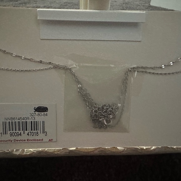 3 piece NWT Jewelry Set - Picture 4 of 8